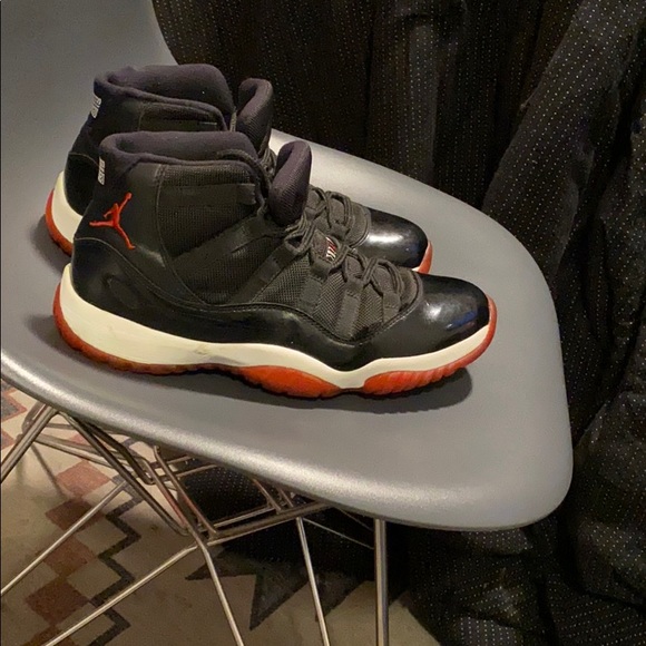 Jordan Bred 11s Size 8